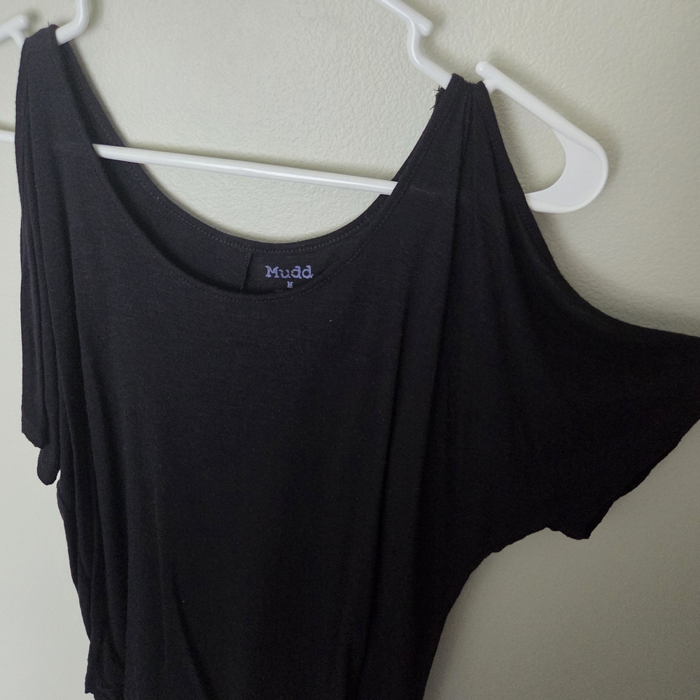Mudd Black Cold-Shoulder Short Sleeve Tee - Picture 2 of 2